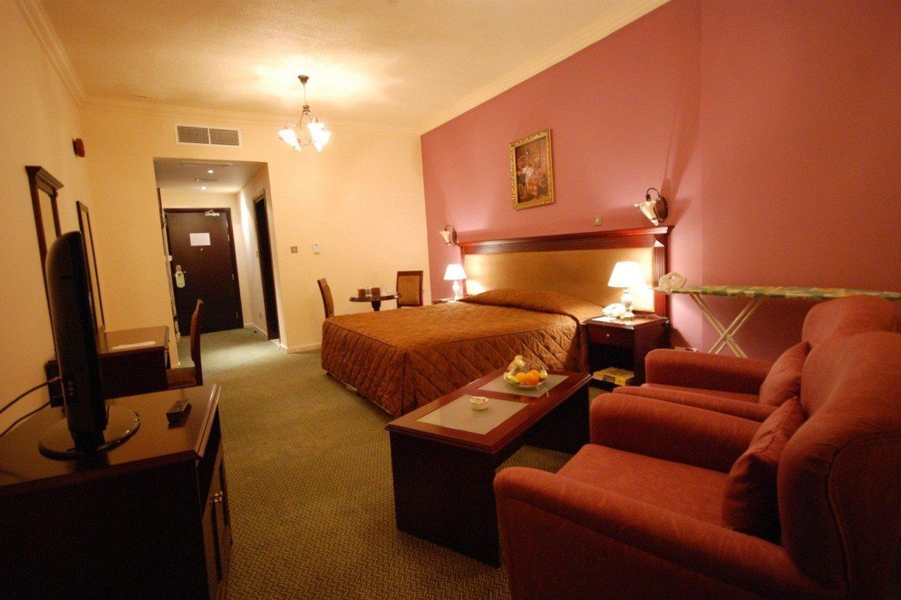 อัล บัสตั้น โฮเต็ล Hotel ชาร์จาห์ ภายนอก รูปภาพ