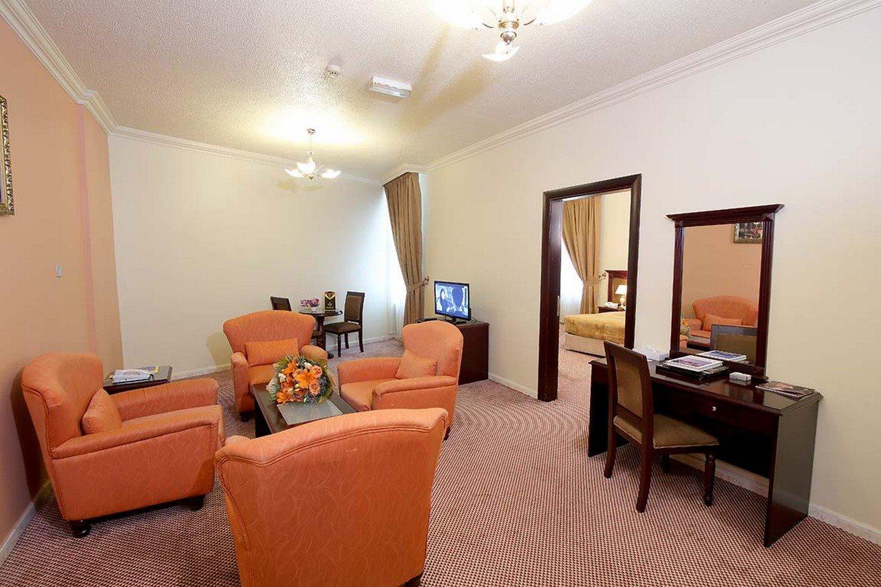 อัล บัสตั้น โฮเต็ล Hotel ชาร์จาห์ ภายนอก รูปภาพ