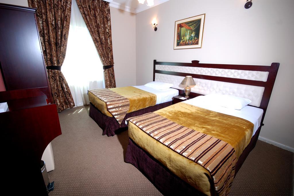 อัล บัสตั้น โฮเต็ล Hotel ชาร์จาห์ ภายนอก รูปภาพ