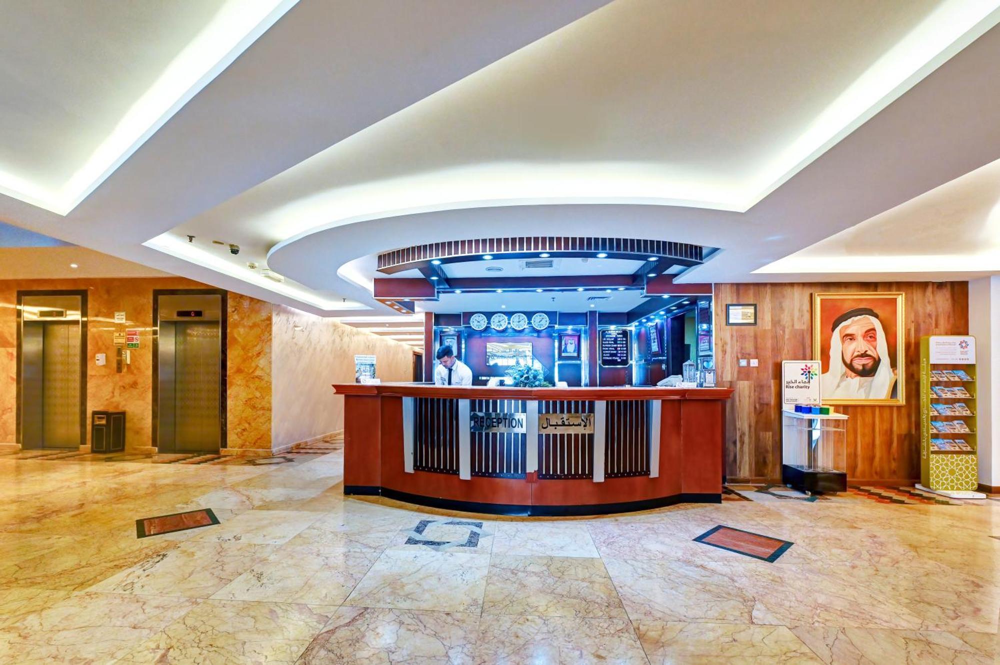 อัล บัสตั้น โฮเต็ล Hotel ชาร์จาห์ ภายนอก รูปภาพ