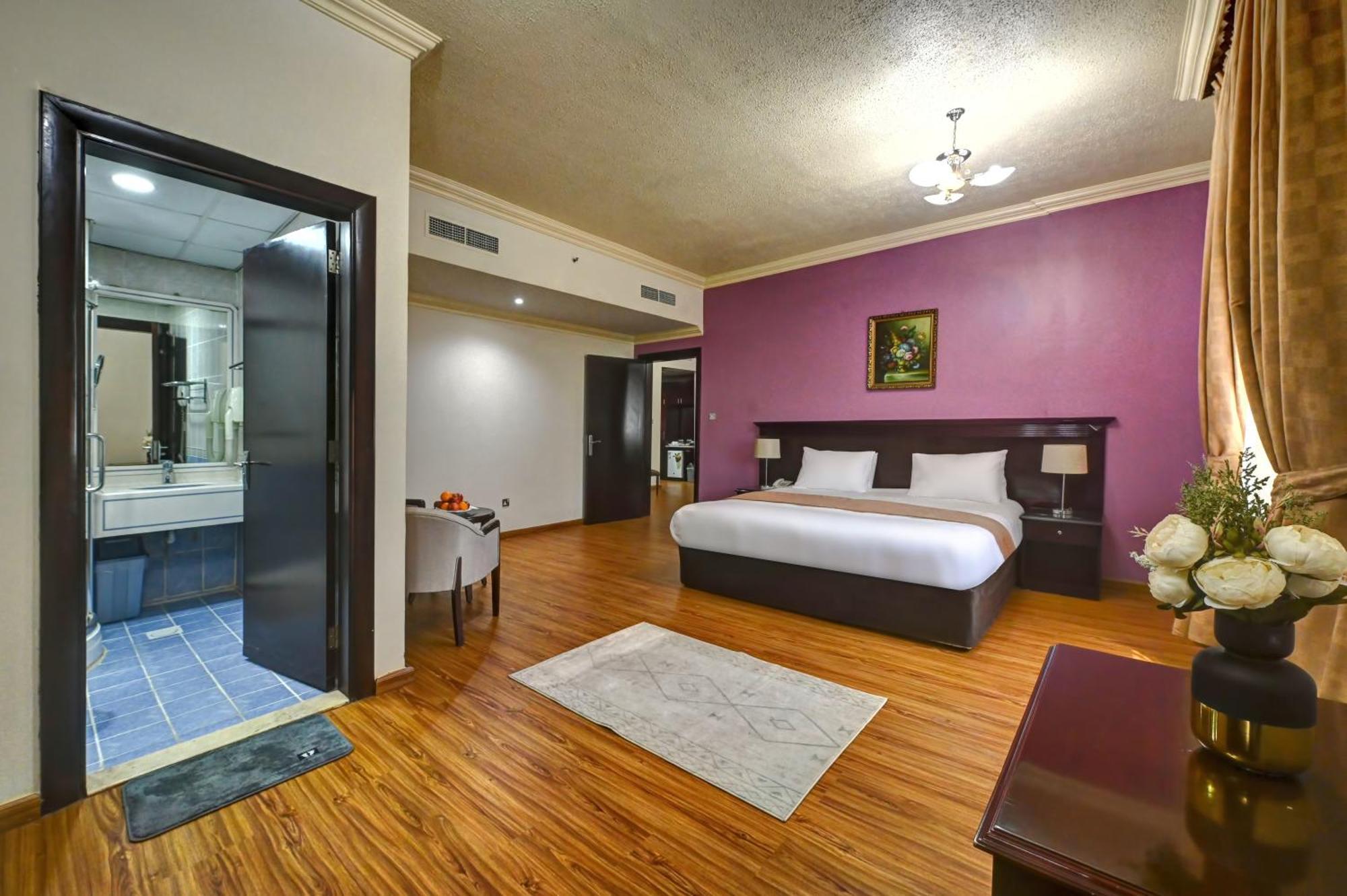 อัล บัสตั้น โฮเต็ล Hotel ชาร์จาห์ ภายนอก รูปภาพ