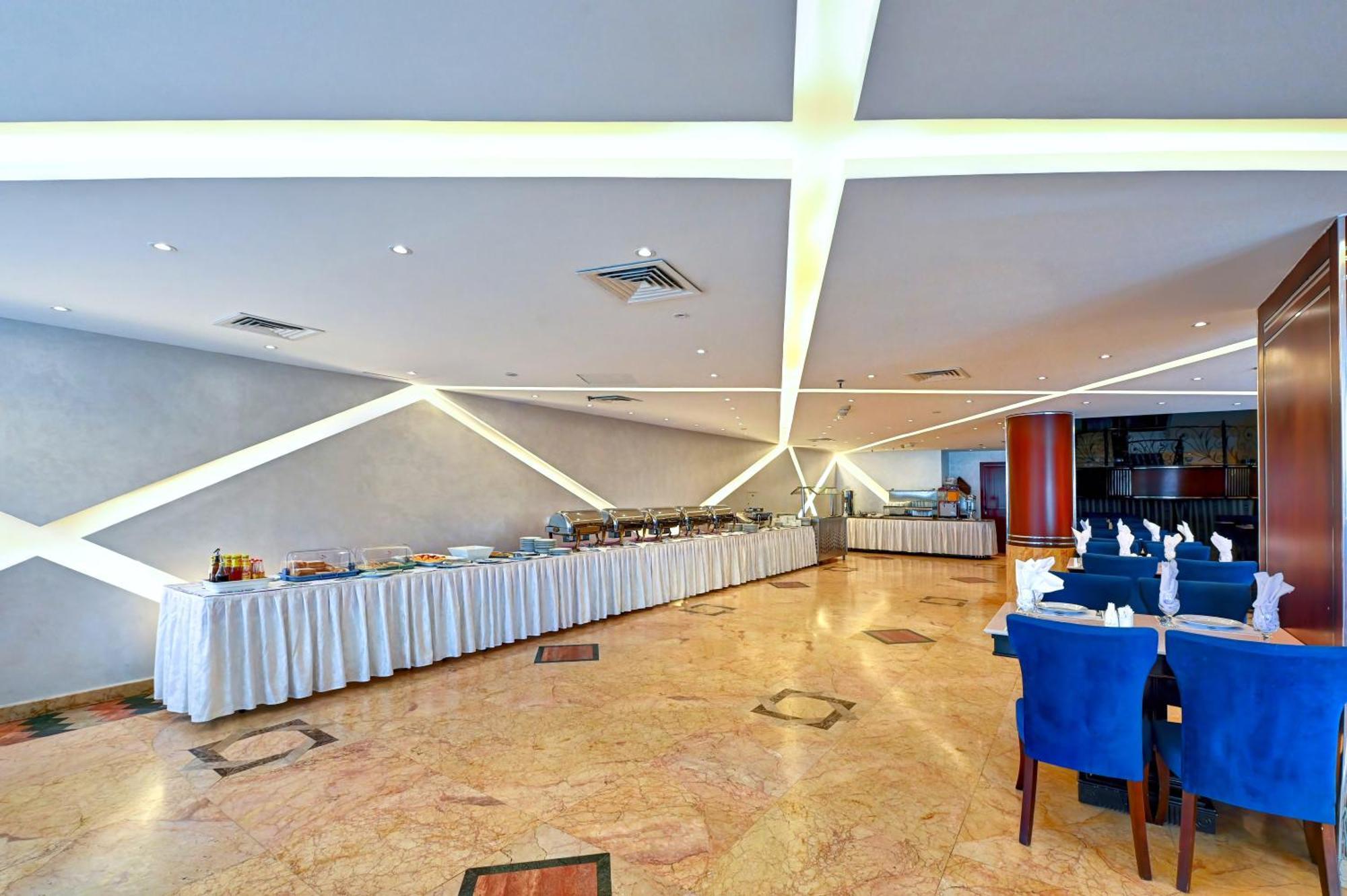 อัล บัสตั้น โฮเต็ล Hotel ชาร์จาห์ ภายนอก รูปภาพ