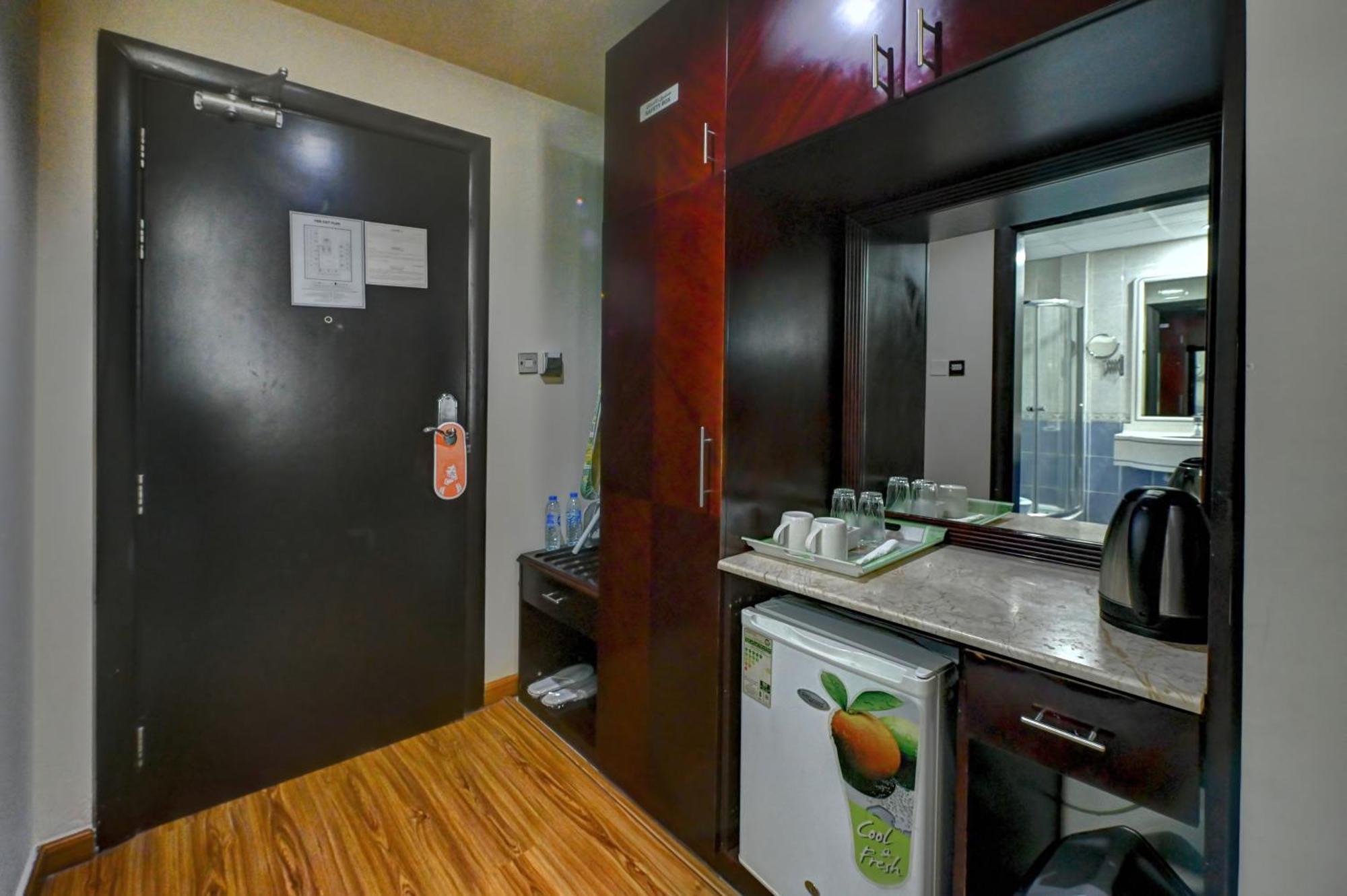 อัล บัสตั้น โฮเต็ล Hotel ชาร์จาห์ ภายนอก รูปภาพ