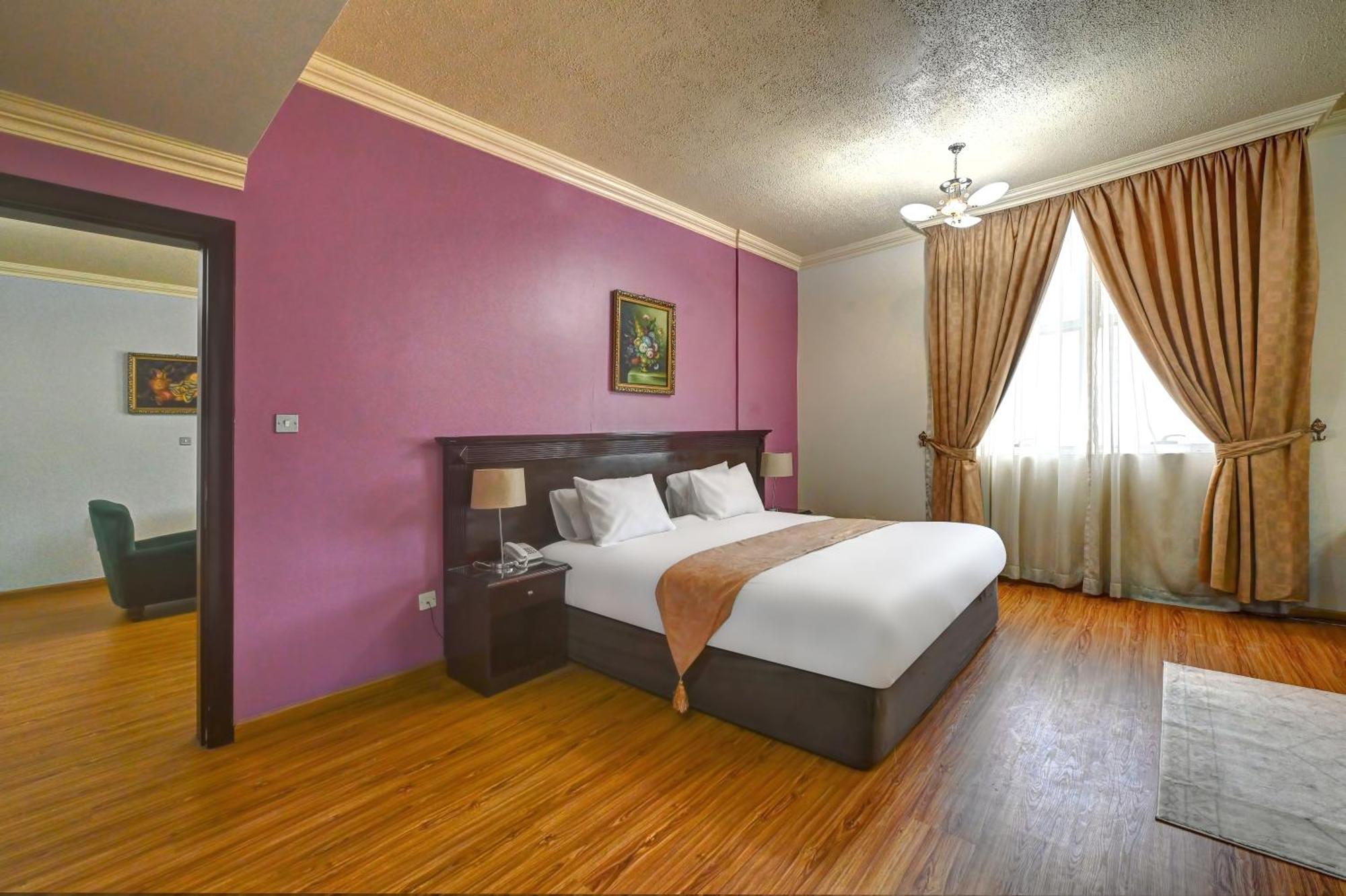 อัล บัสตั้น โฮเต็ล Hotel ชาร์จาห์ ภายนอก รูปภาพ