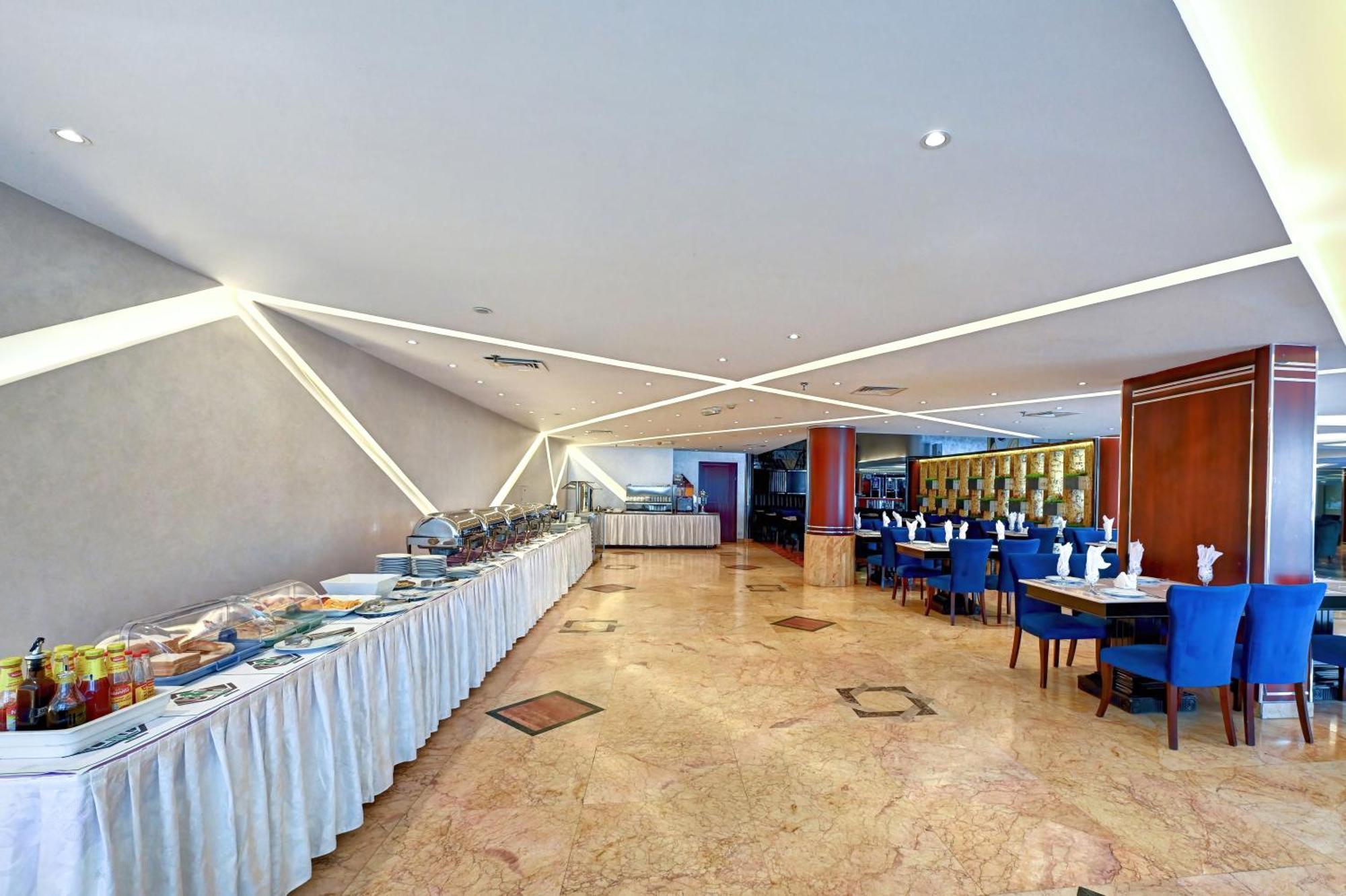 อัล บัสตั้น โฮเต็ล Hotel ชาร์จาห์ ภายนอก รูปภาพ