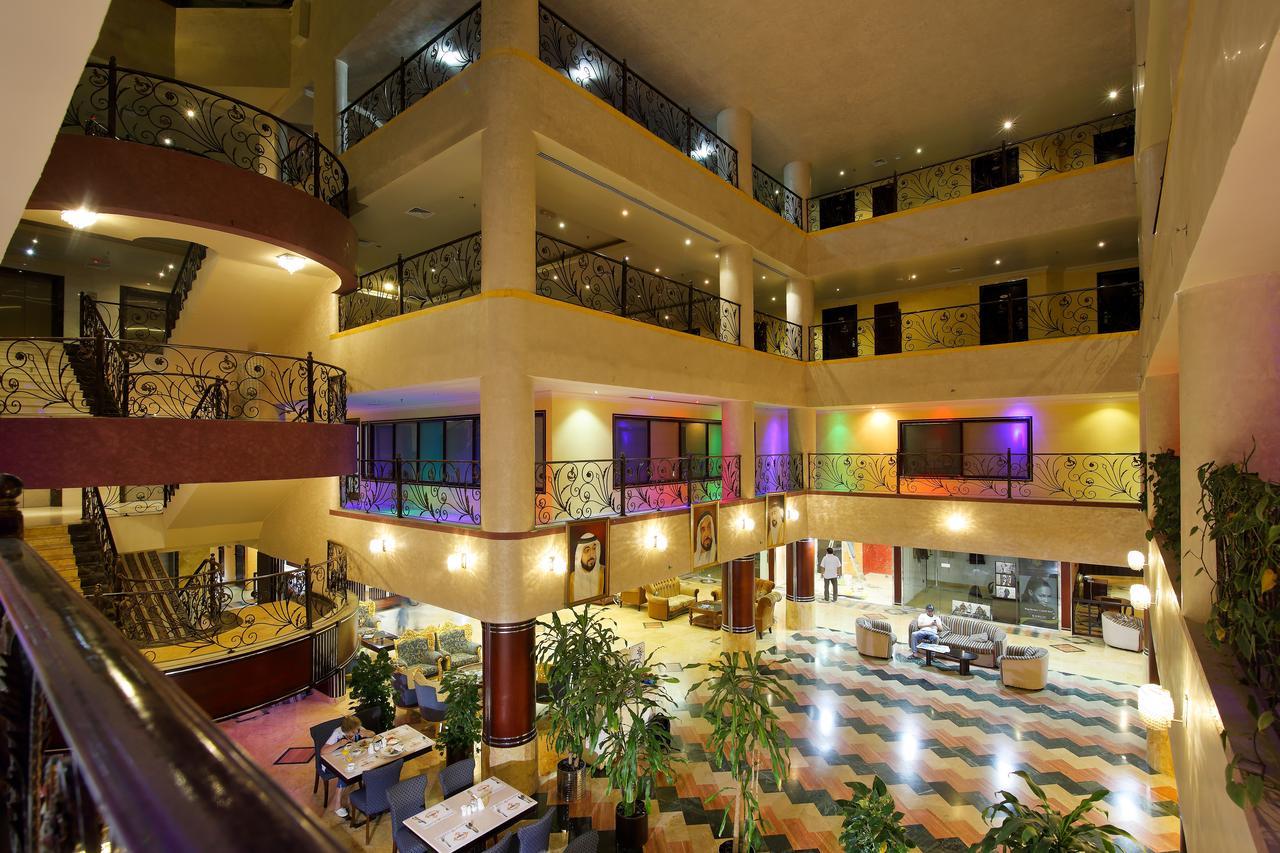 อัล บัสตั้น โฮเต็ล Hotel ชาร์จาห์ ภายนอก รูปภาพ