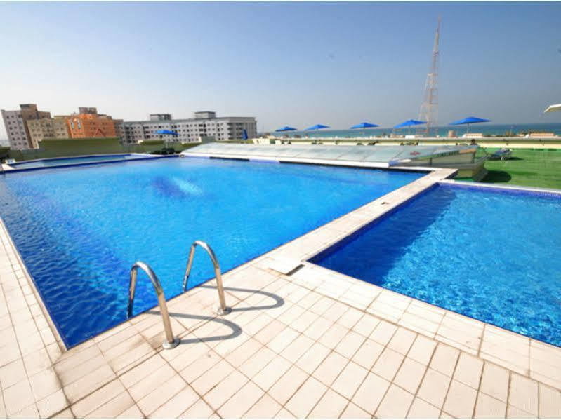 อัล บัสตั้น โฮเต็ล Hotel ชาร์จาห์ ภายนอก รูปภาพ